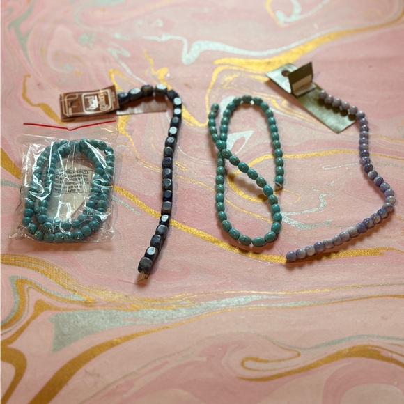 Assorted beading bundle - Picture 3 of 9